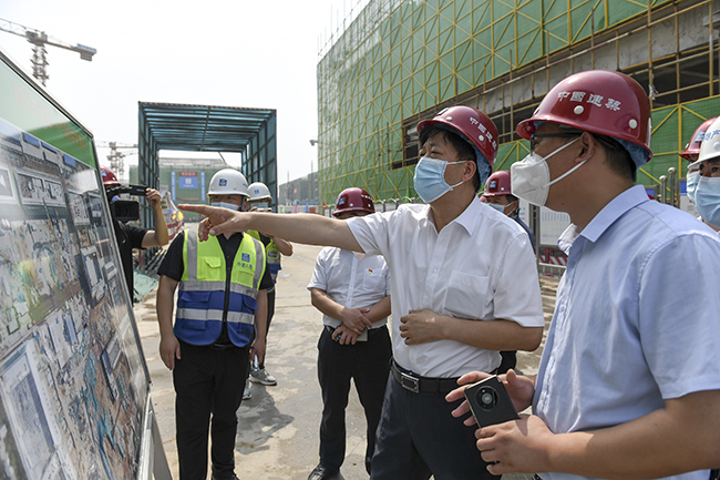 郑州市教育局局长楚惠东实地调研我市高中阶段学校建设工作